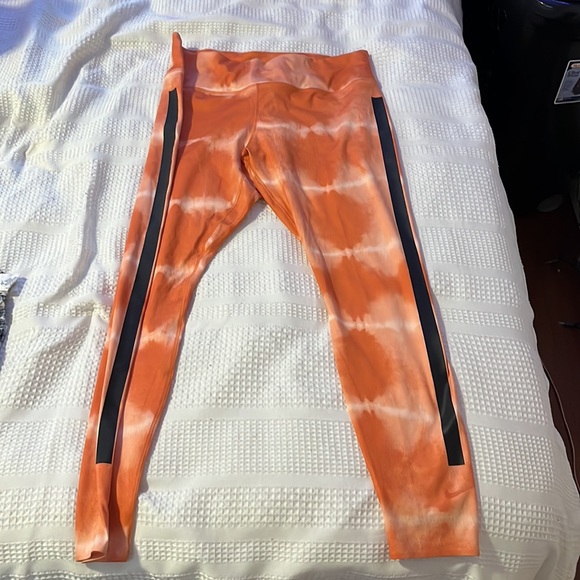 Nike drifit leggings - Picture 2 of 5
